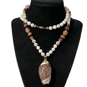 Beaded Cowrie Shell Necklace Vtg Boho Brown & Cream Marble Stones Gold Accents